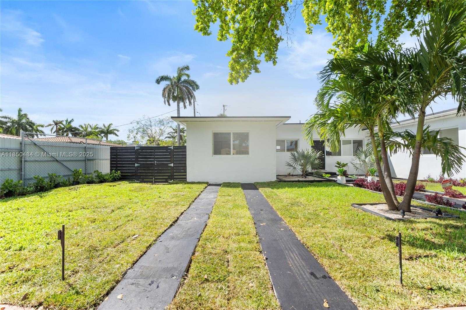 Small Image of 1581 NORMANDY DR, Miami Beach Number 23