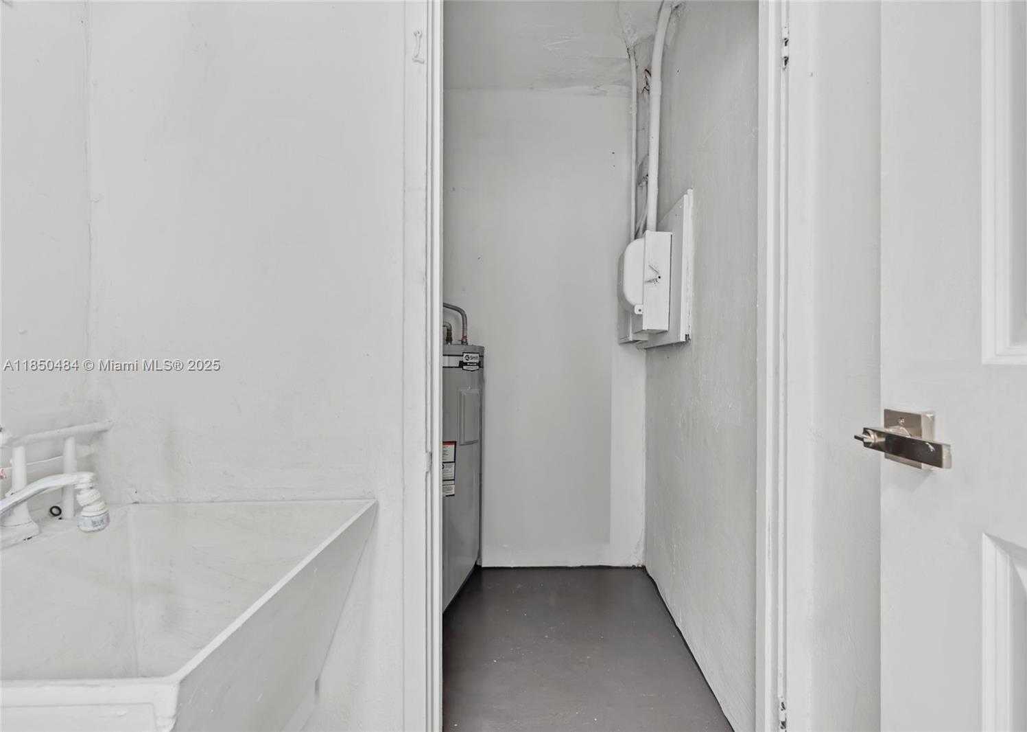 Small Image of 1581 NORMANDY DR, Miami Beach Number 24