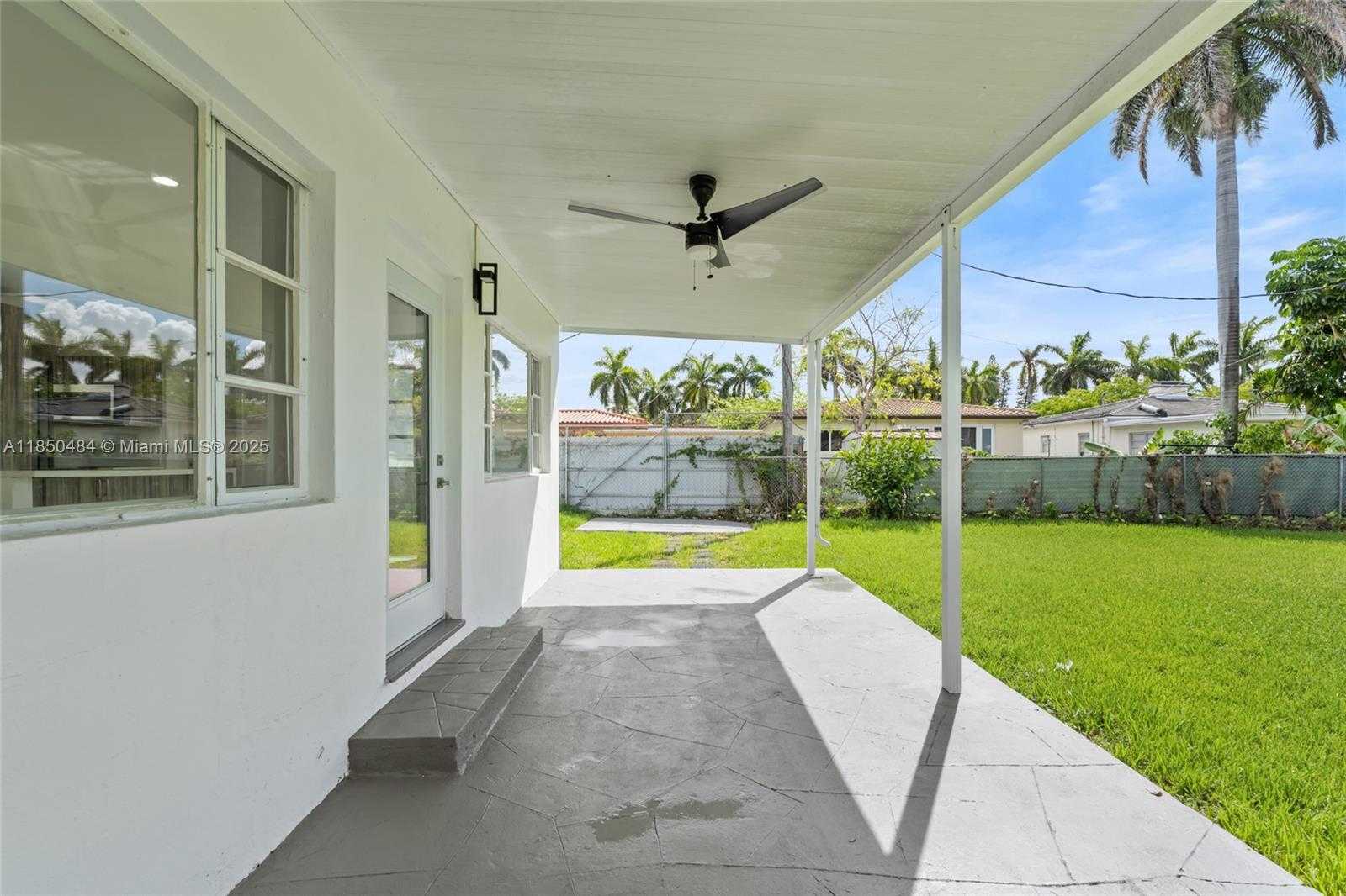 Small Image of 1581 NORMANDY DR, Miami Beach Number 26