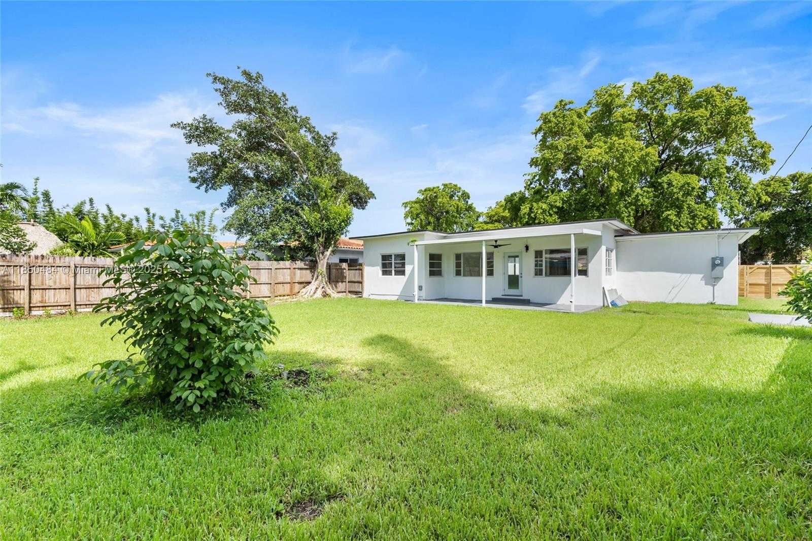 Small Image of 1581 NORMANDY DR, Miami Beach Number 29