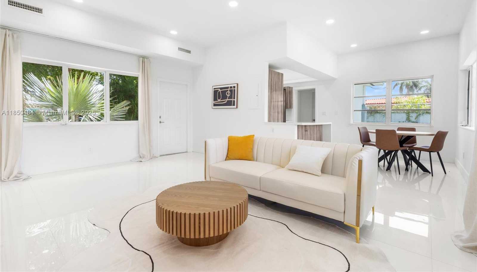 Small Image of 1581 NORMANDY DR, Miami Beach Number 3
