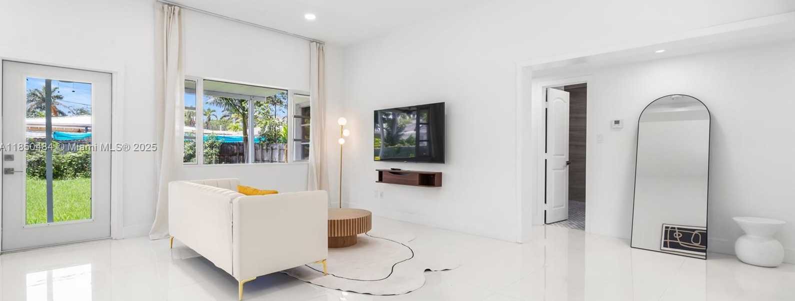 Small Image of 1581 NORMANDY DR, Miami Beach Number 5