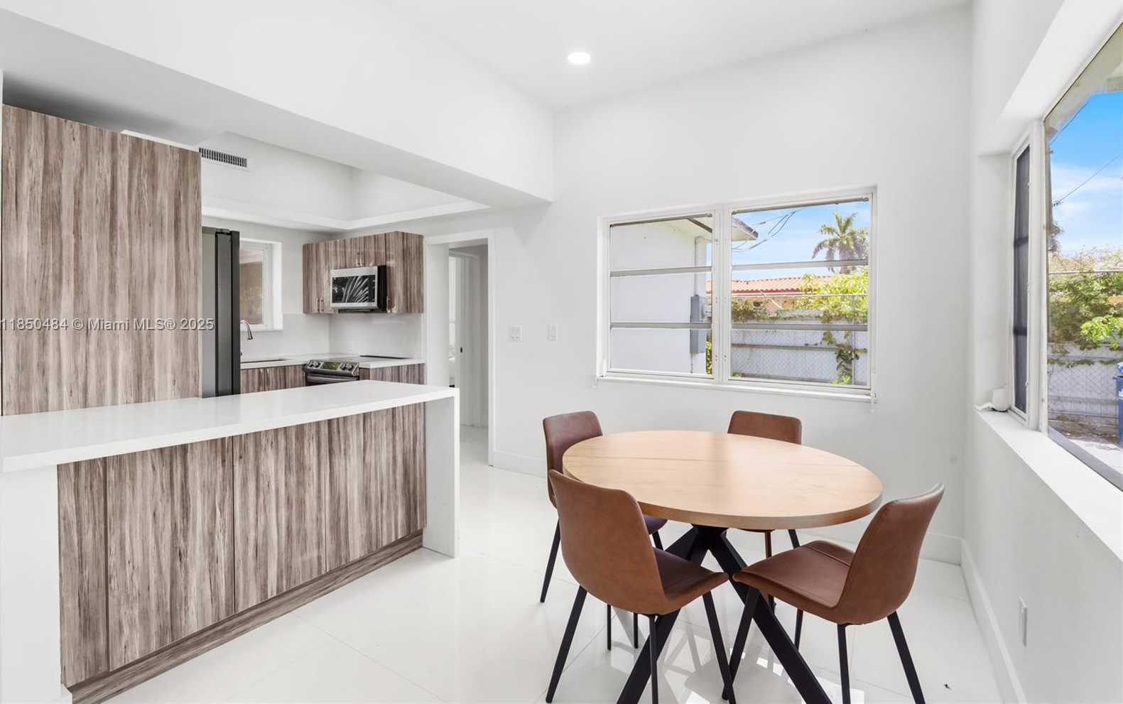 Small Image of 1581 NORMANDY DR, Miami Beach Number 8