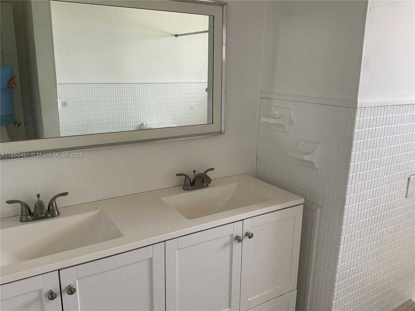 Small Image of 1830 DEWEY ST #5, Hollywood Number 15