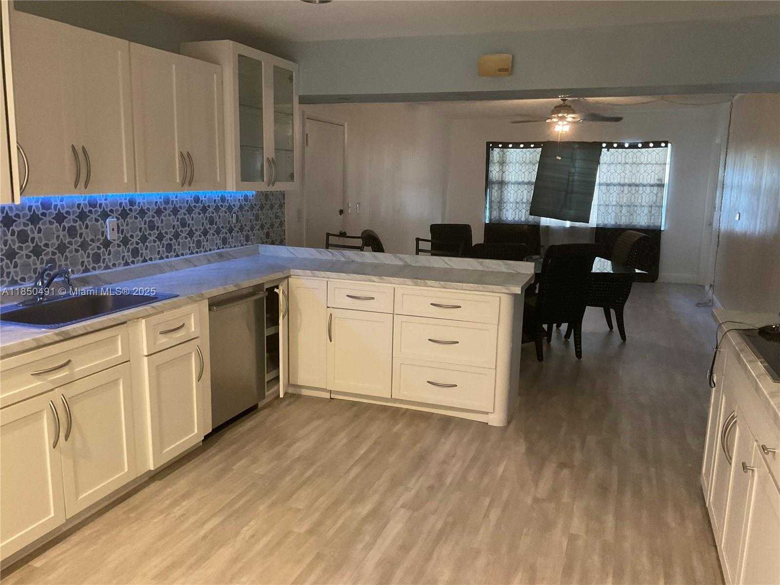 Small Image of 1830 DEWEY ST #5, Hollywood Number 4