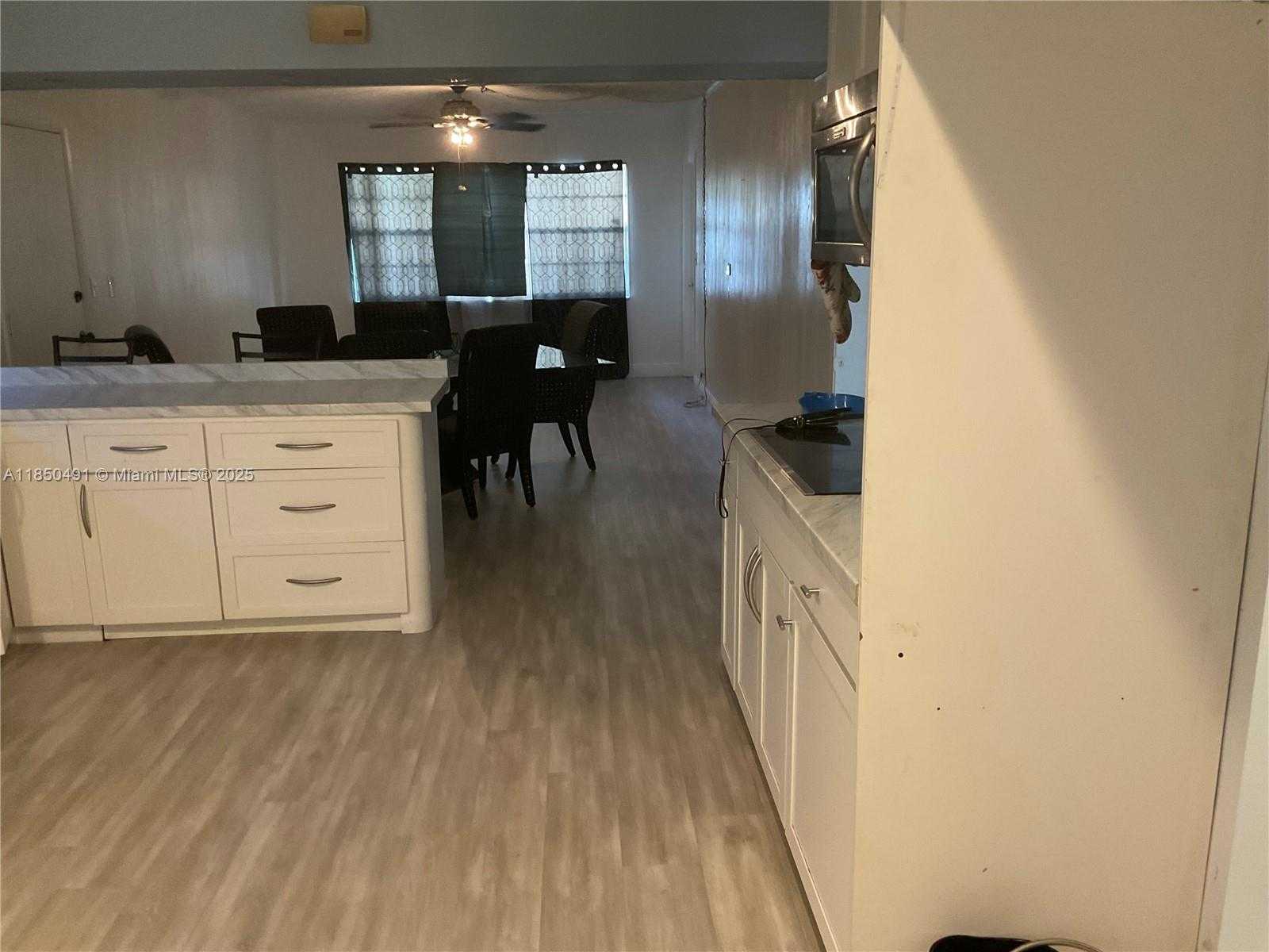 Small Image of 1830 DEWEY ST #5, Hollywood Number 7