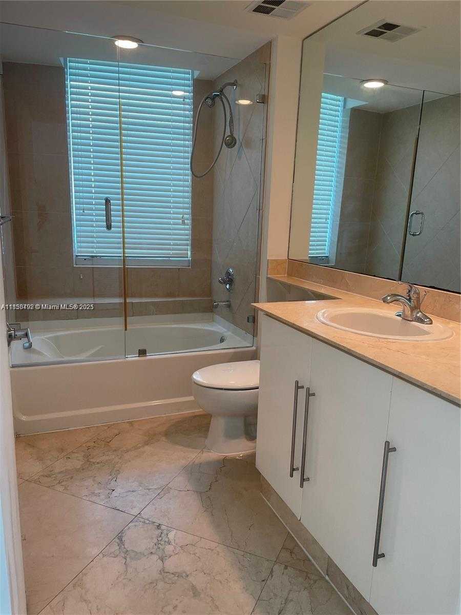 Small Image of 325 SOUTH BISCAYNE BLVD #3526, Miami Number 10