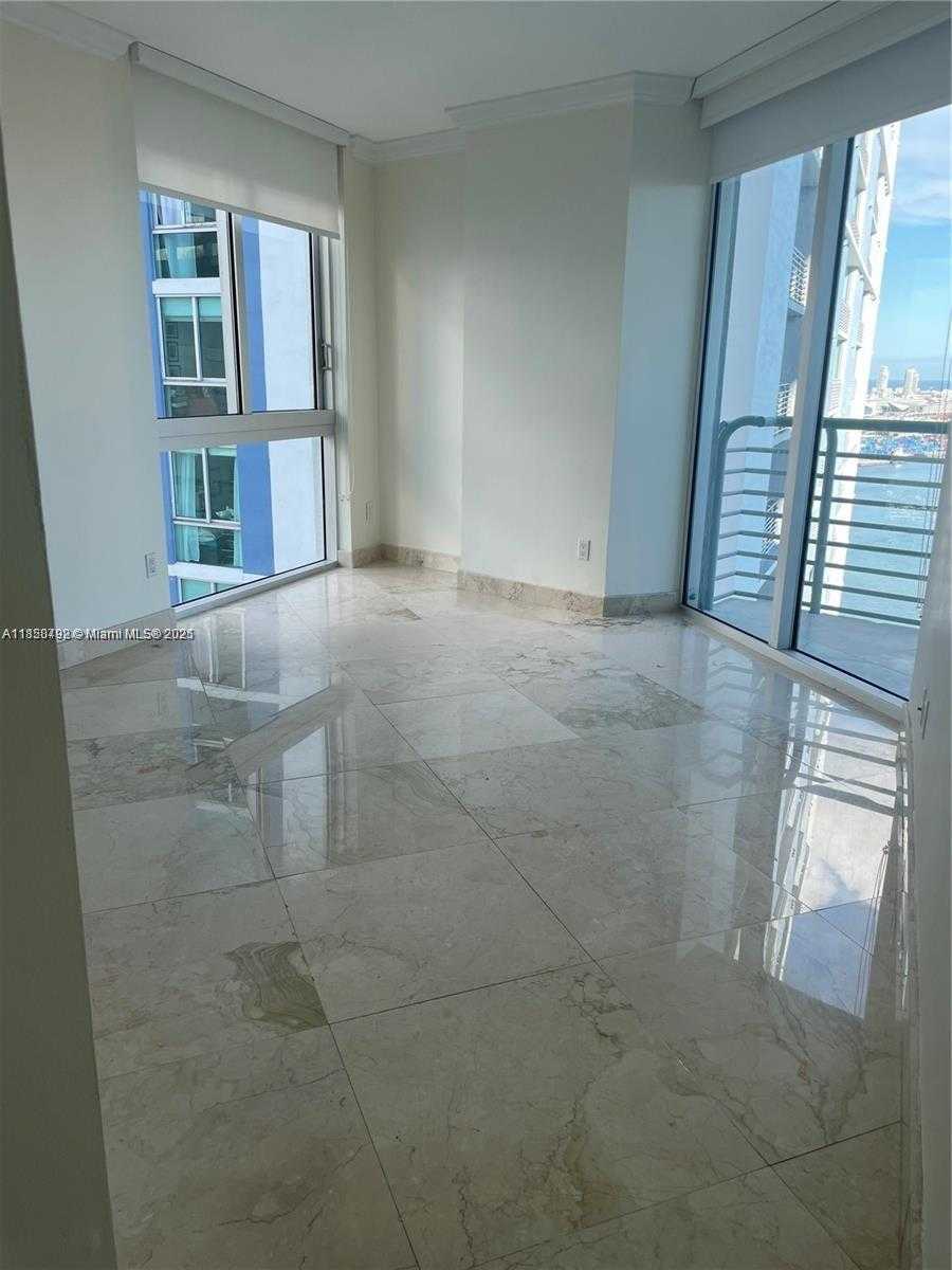 Small Image of 325 SOUTH BISCAYNE BLVD #3526, Miami Number 6