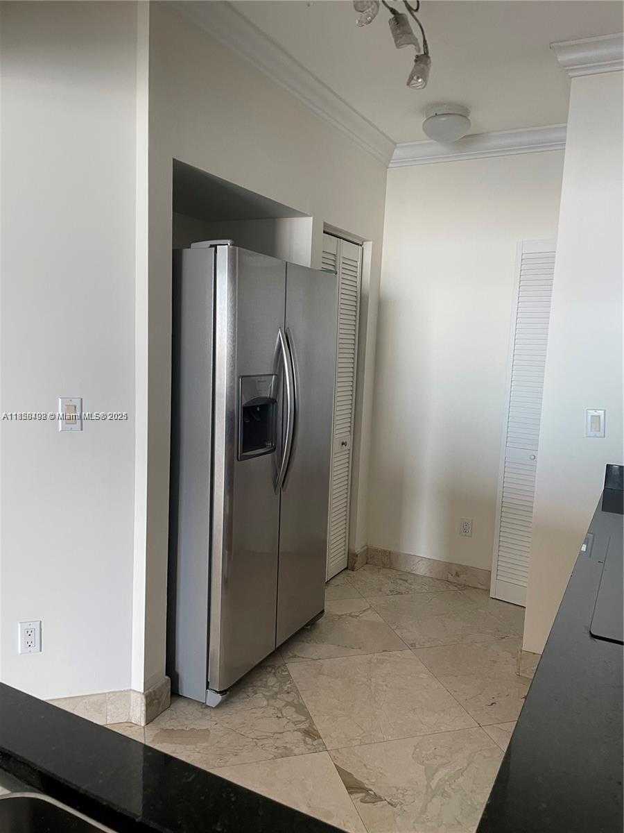 Small Image of 325 SOUTH BISCAYNE BLVD #3526, Miami Number 8