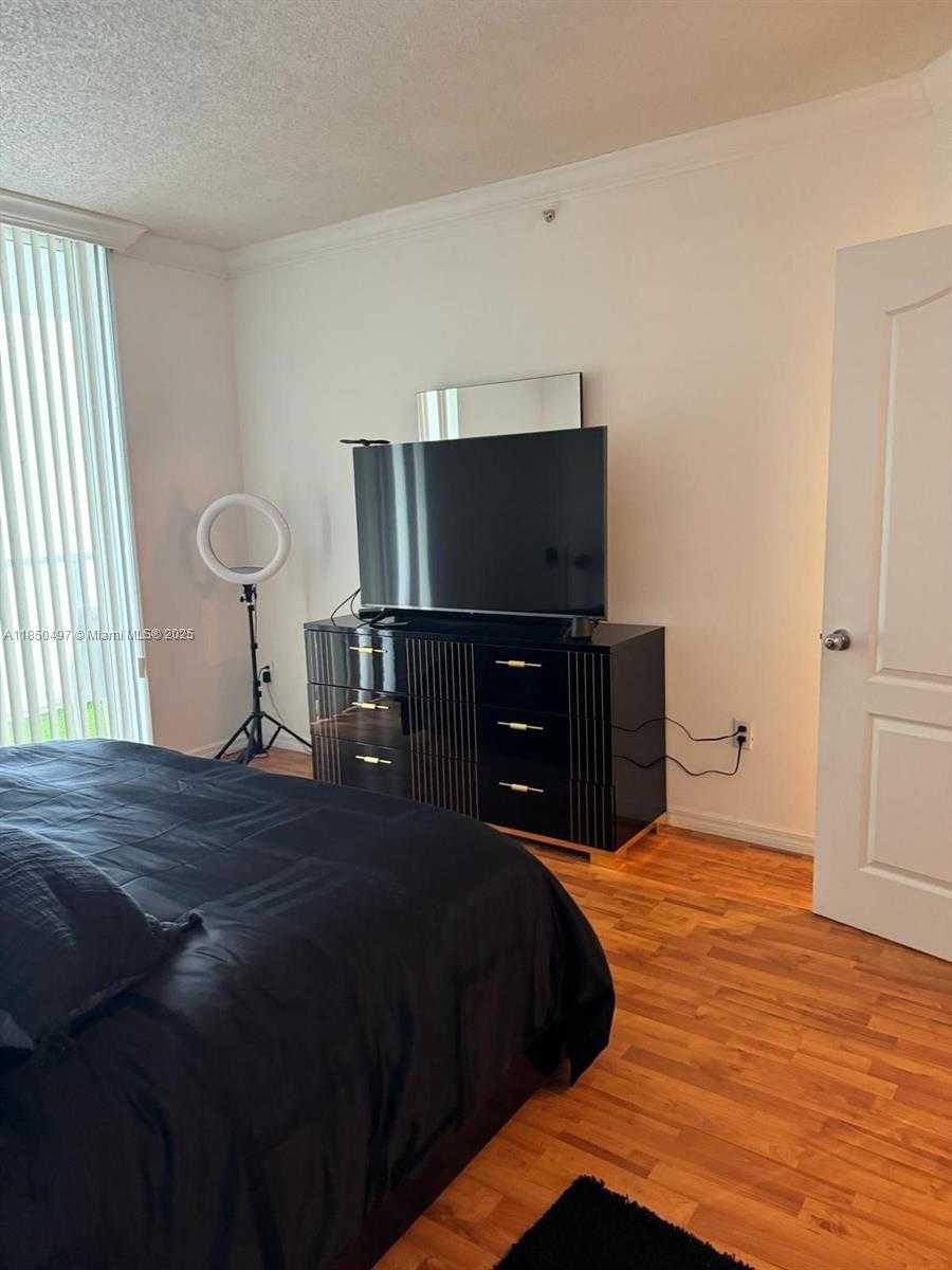 Small Image of 5085 NORTH WEST 7TH ST #605, Miami Number 6