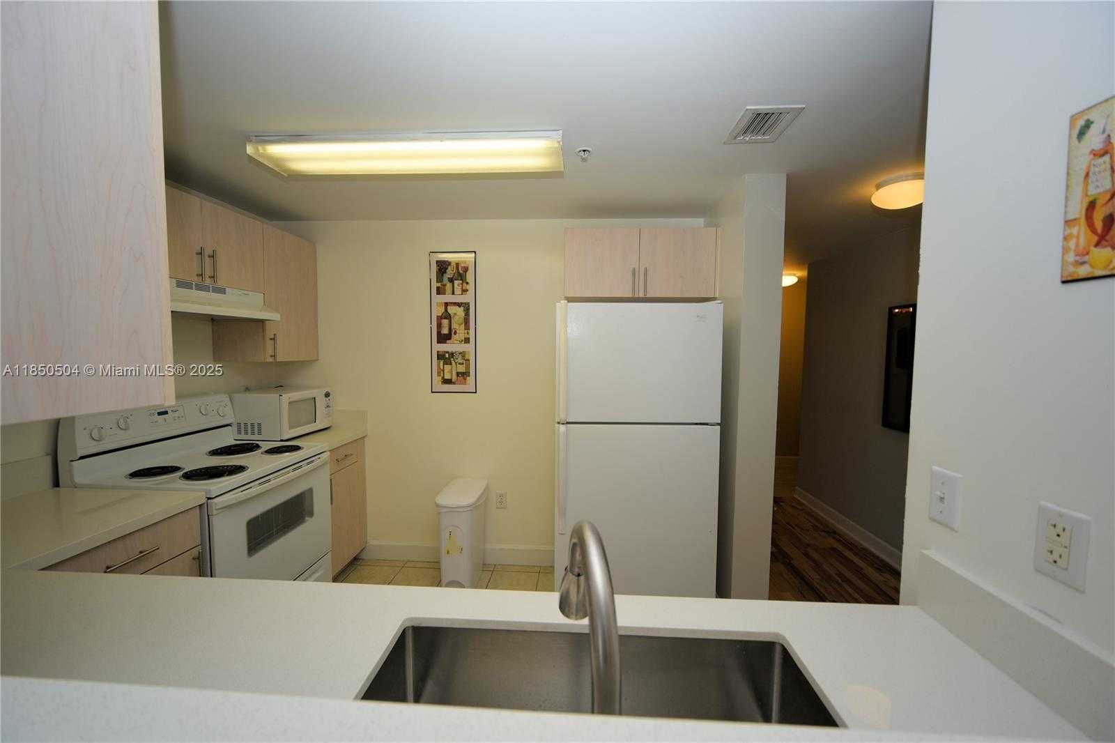 Small Image of 50 MENORES AVE #502, Coral Gables Number 10