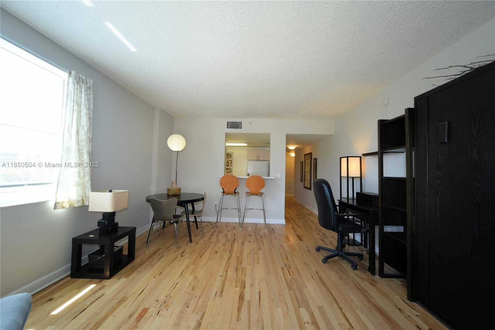 Small Image of 50 MENORES AVE #502, Coral Gables Number 11