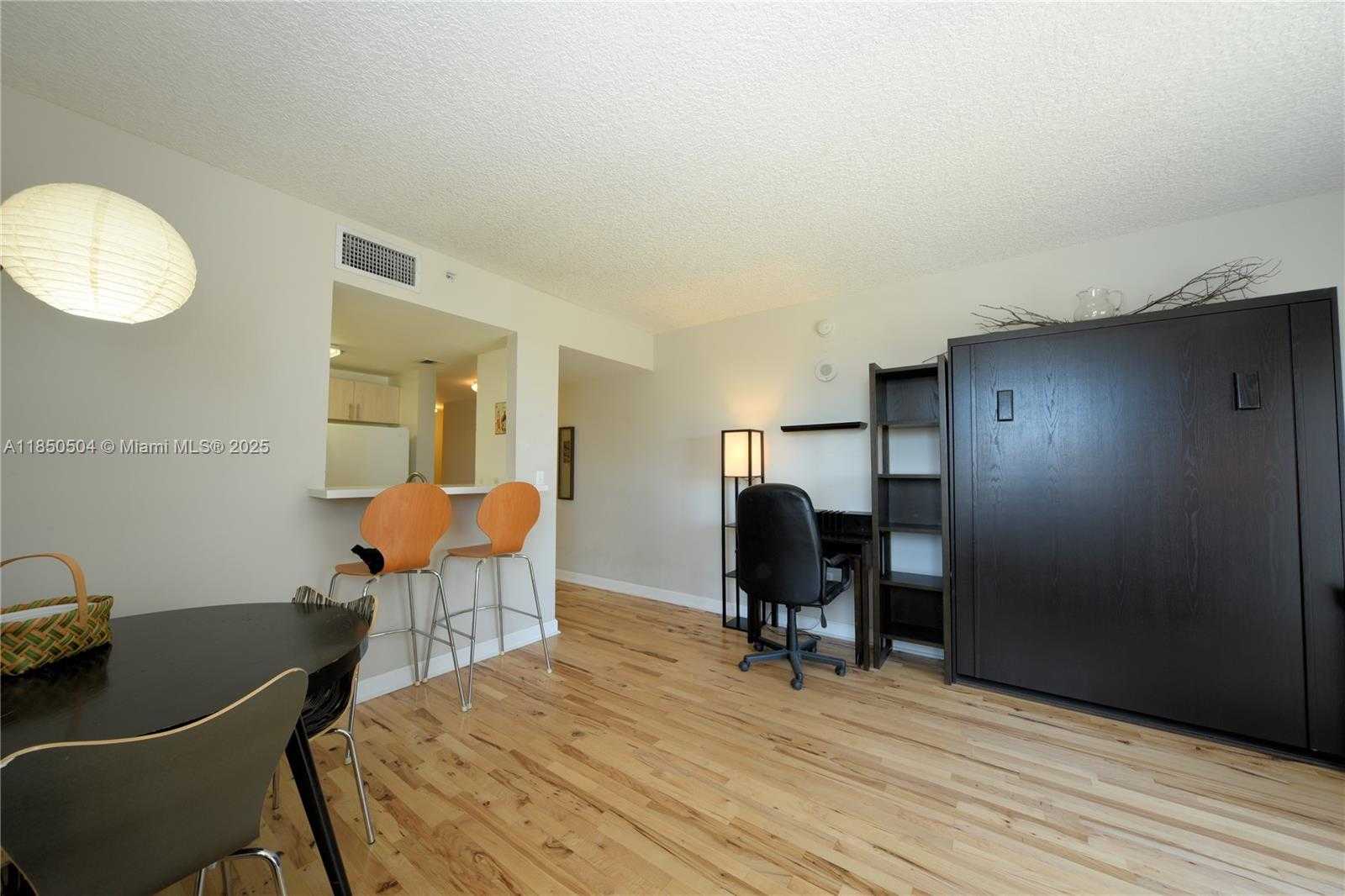 Small Image of 50 MENORES AVE #502, Coral Gables Number 13