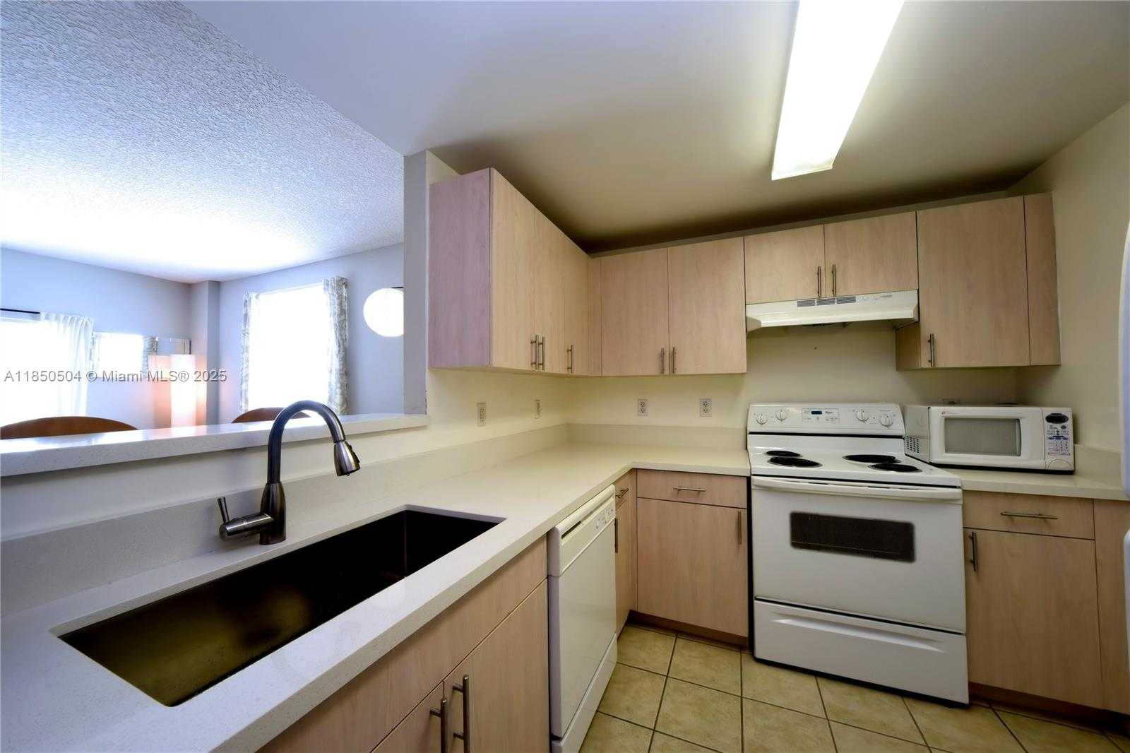 Small Image of 50 MENORES AVE #502, Coral Gables Number 15