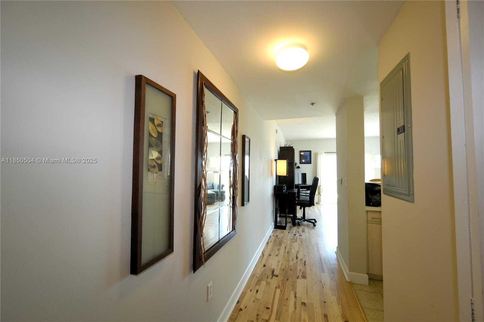 Small Image of 50 MENORES AVE #502, Coral Gables Number 5