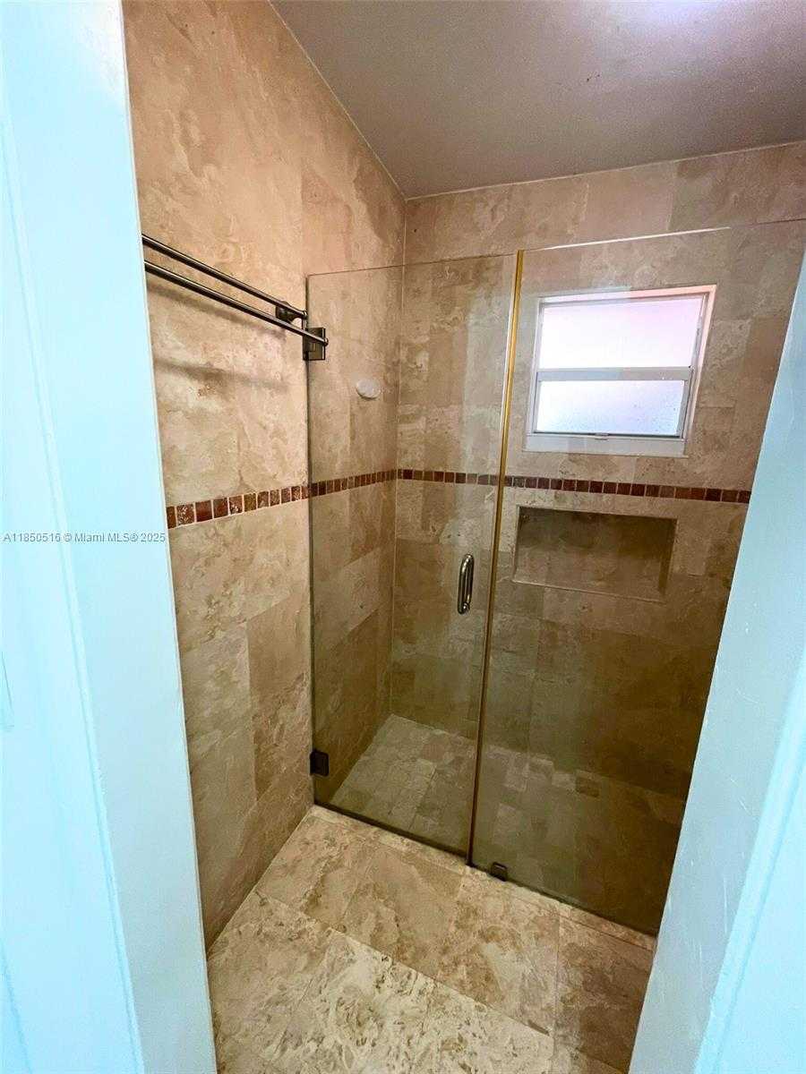 Small Image of 20020 NORTH WEST 64TH CT #2, Hialeah Number 20