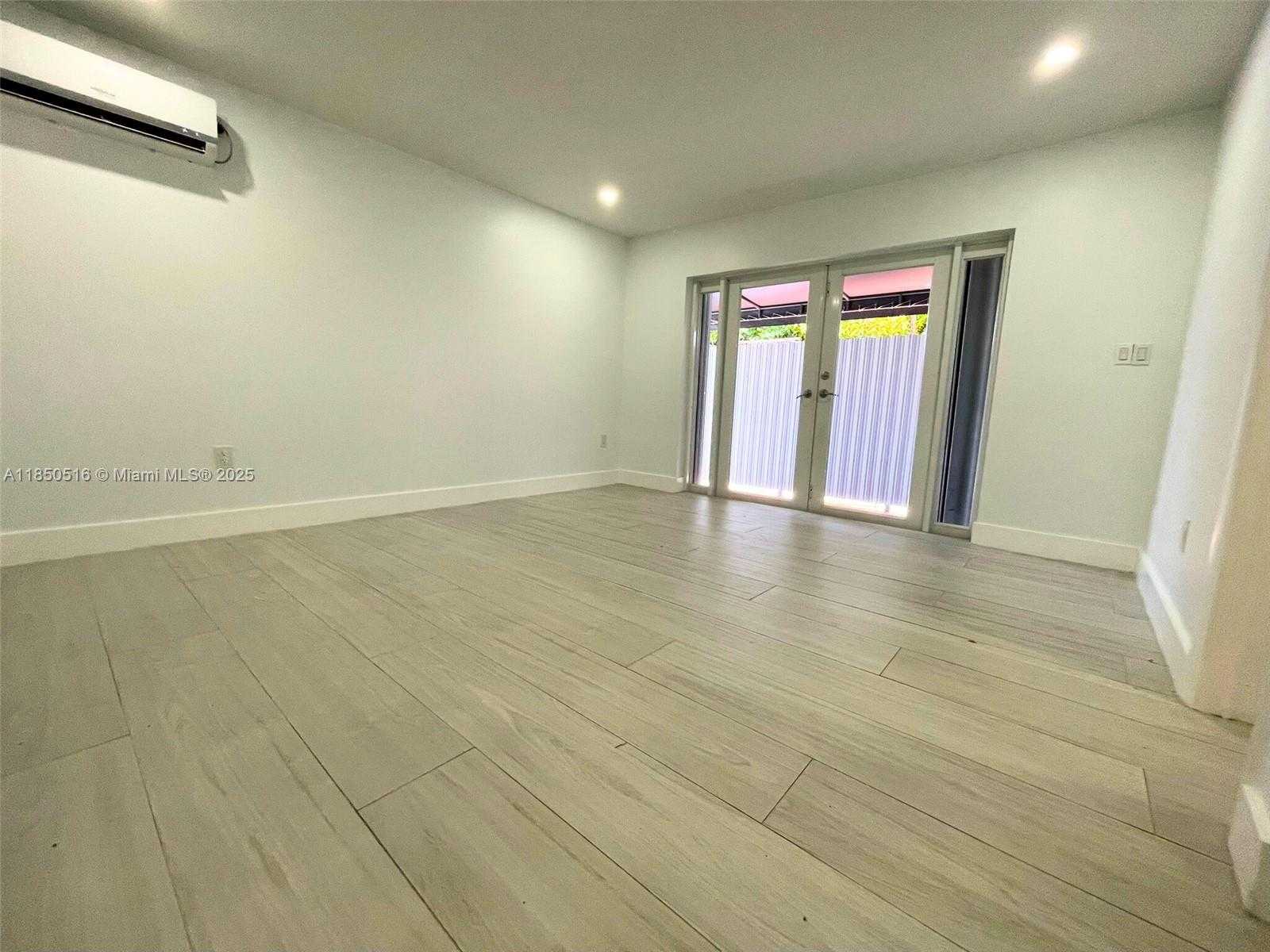 Small Image of 20020 NORTH WEST 64TH CT #2, Hialeah Number 33