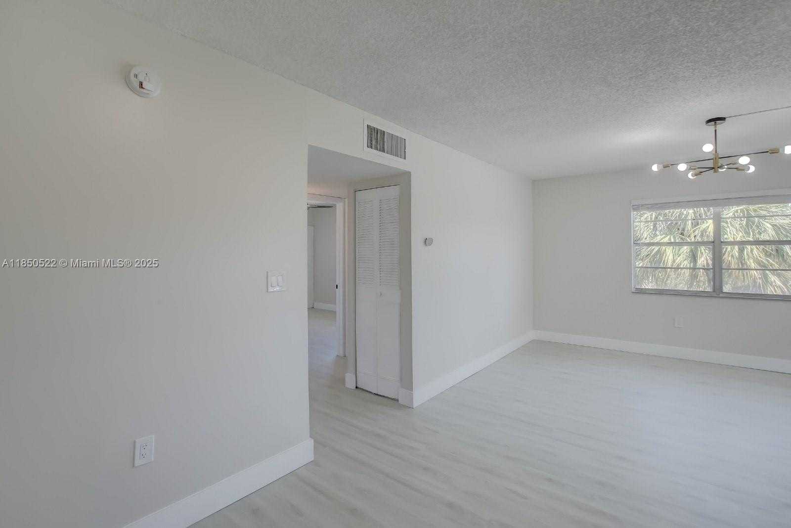Small Image of 1720 CLEVELAND ST #212w, Hollywood Number 10
