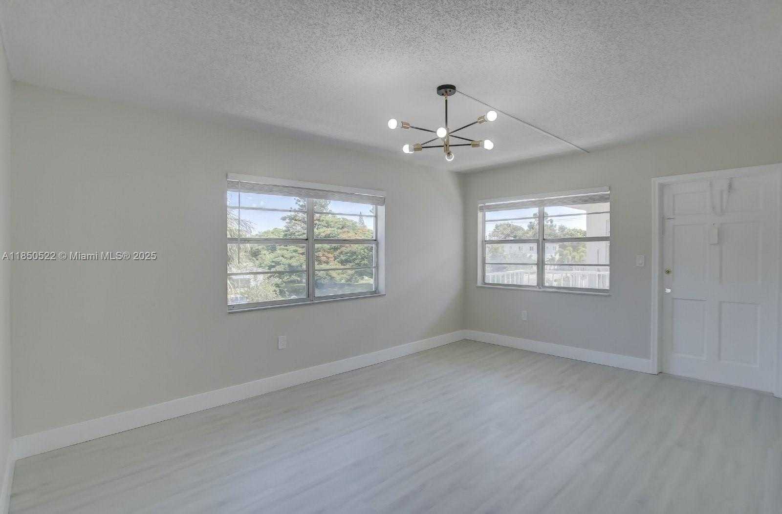Small Image of 1720 CLEVELAND ST #212w, Hollywood Number 12