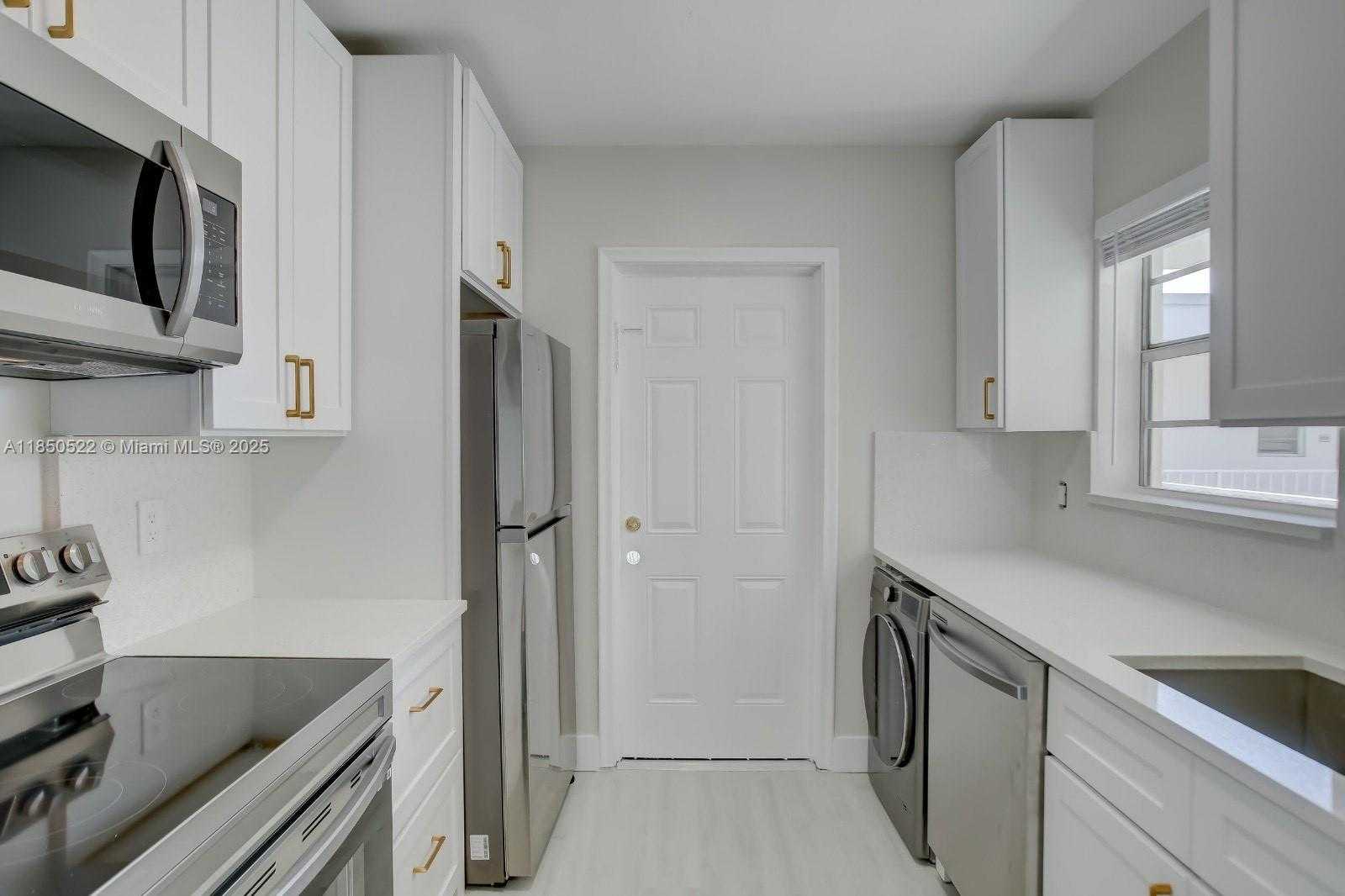 Small Image of 1720 CLEVELAND ST #212w, Hollywood Number 3