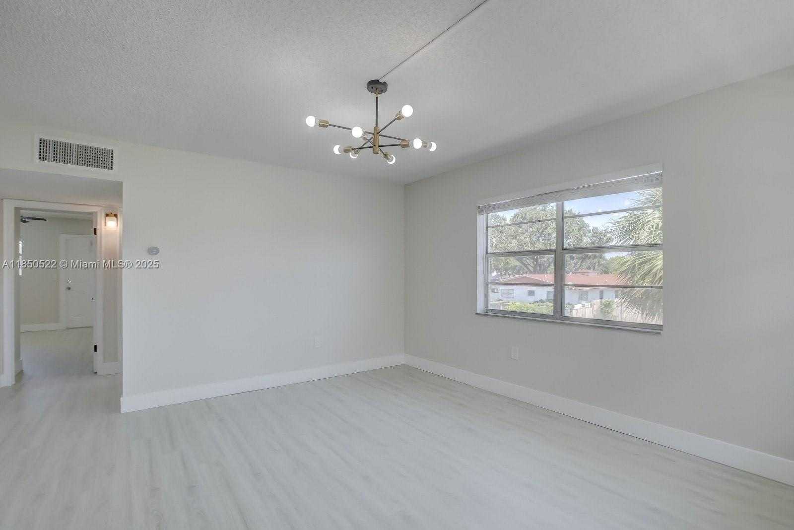Small Image of 1720 CLEVELAND ST #212w, Hollywood Number 9