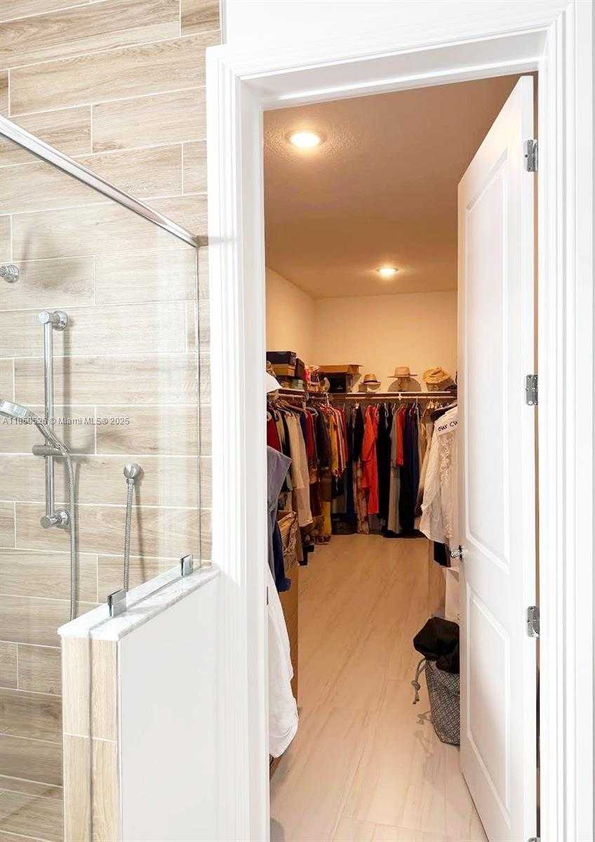 Small Image of 12150 SOUTH BASTILLE CIR S, Parkland Number 14