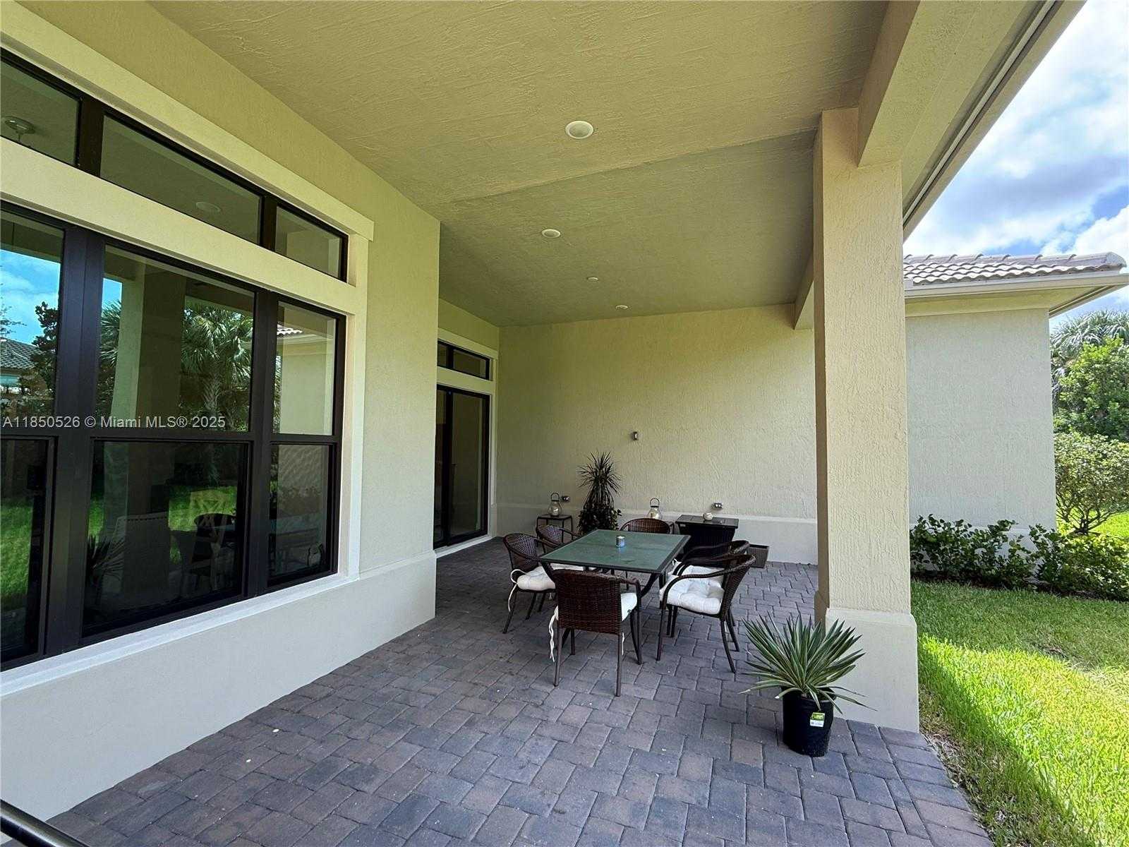 Small Image of 12150 SOUTH BASTILLE CIR S, Parkland Number 19