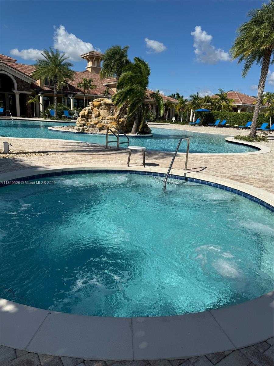 Small Image of 12150 SOUTH BASTILLE CIR S, Parkland Number 32