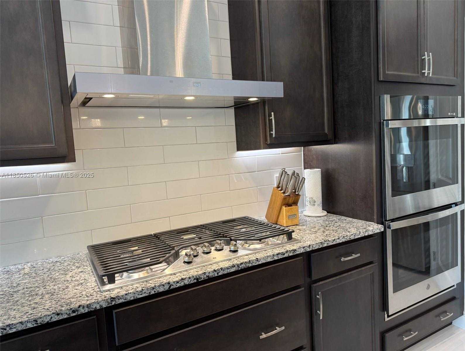 Small Image of 12150 SOUTH BASTILLE CIR S, Parkland Number 5