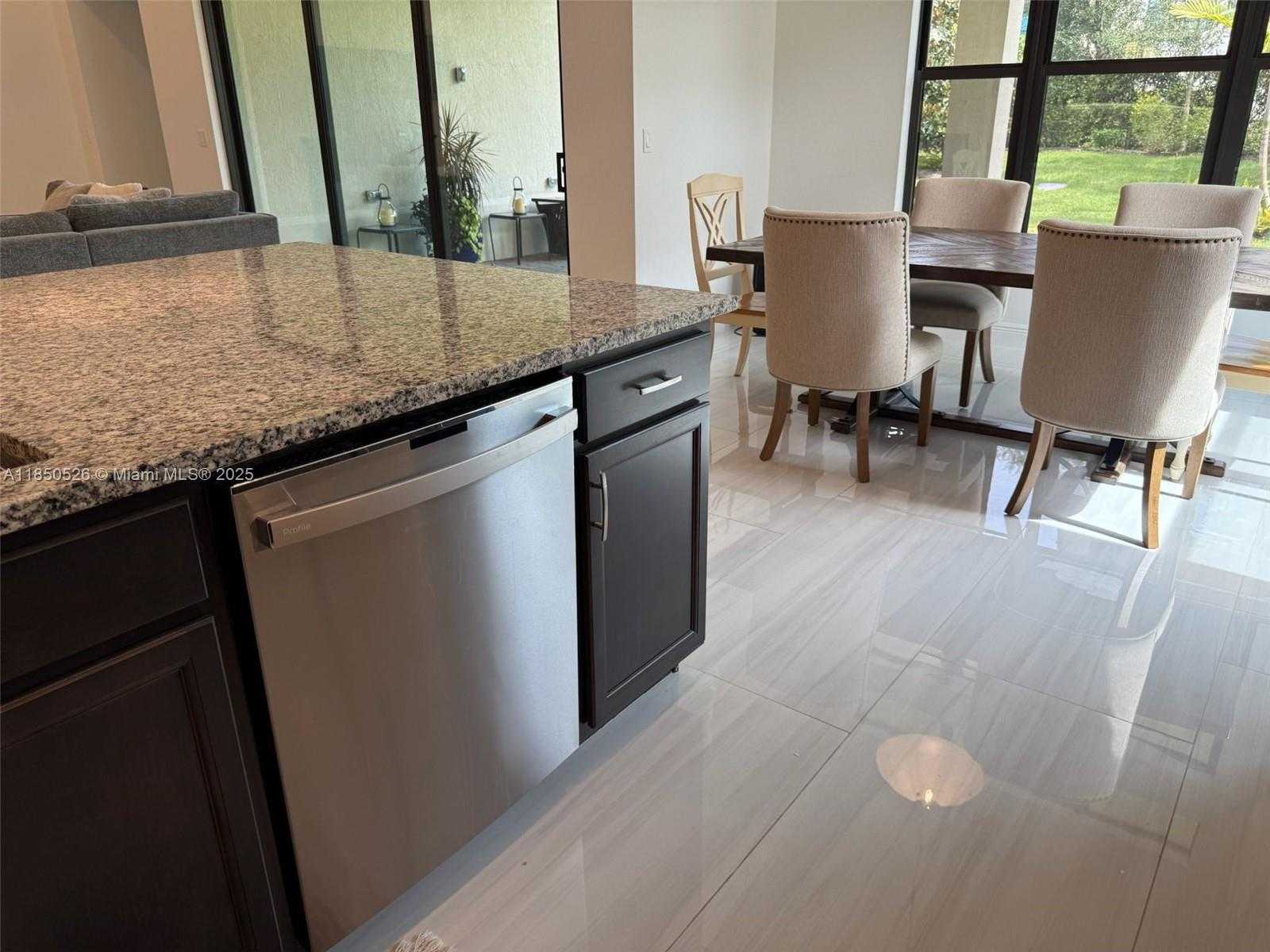 Small Image of 12150 SOUTH BASTILLE CIR S, Parkland Number 6
