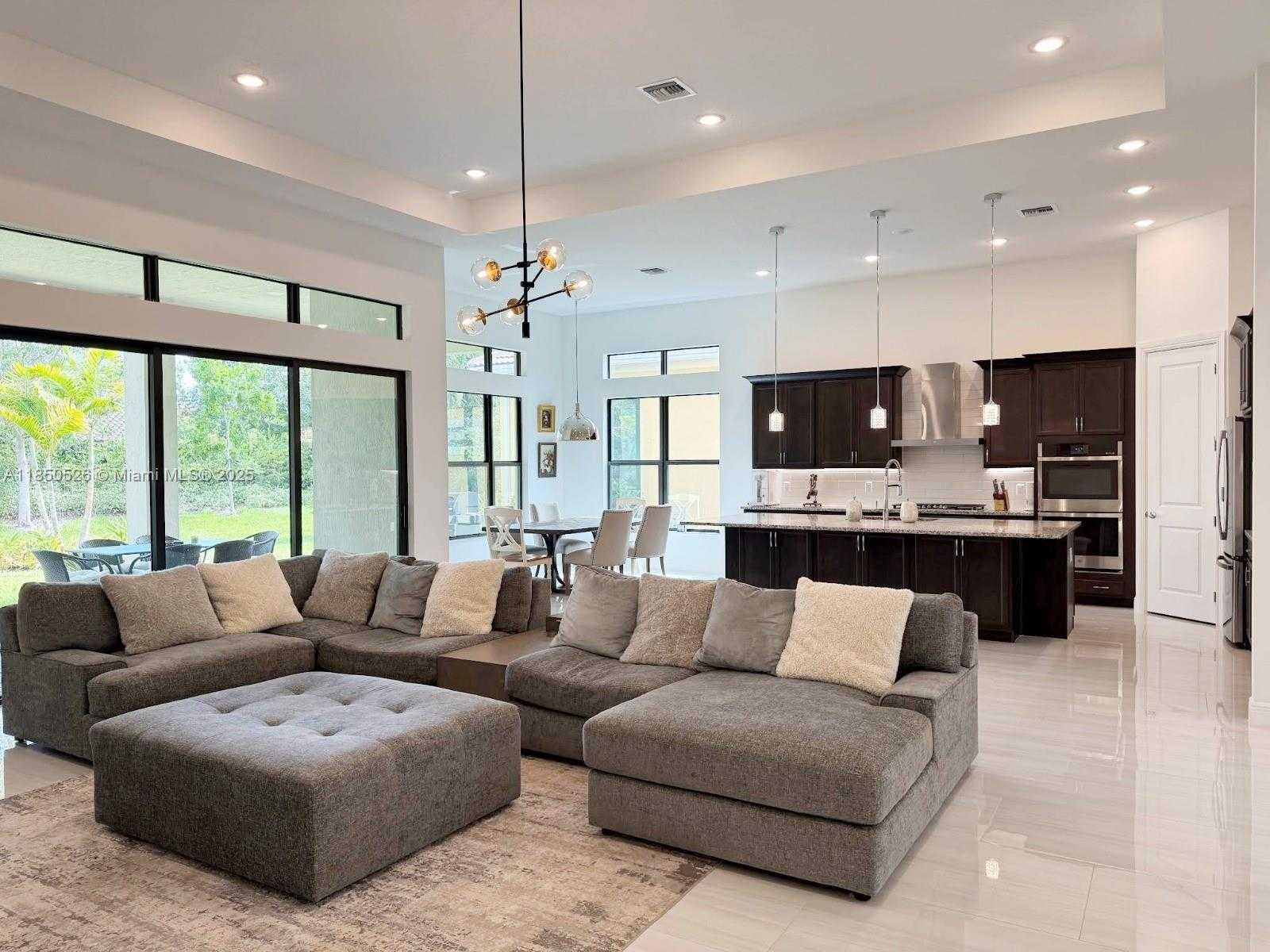 Small Image of 12150 SOUTH BASTILLE CIR S, Parkland Number 7