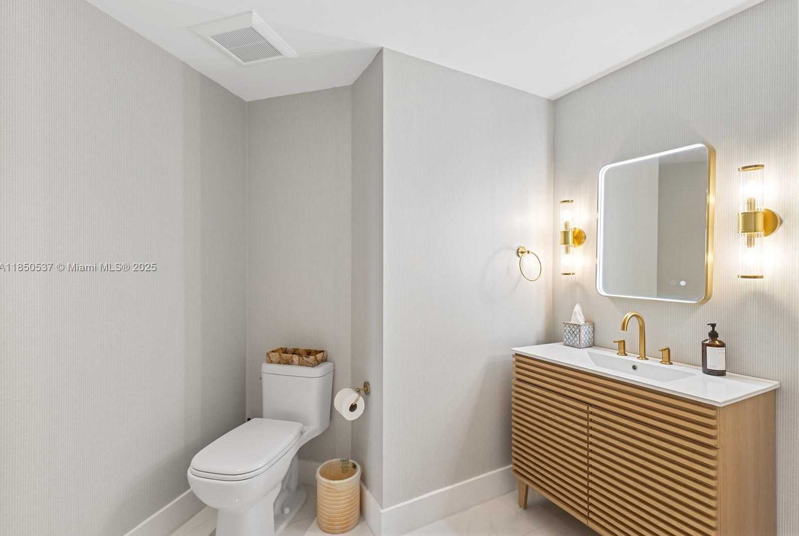 Small Image of 301 ALTARA AVE #817, Coral Gables Number 14