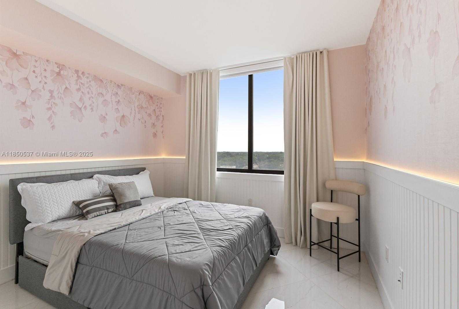 Small Image of 301 ALTARA AVE #817, Coral Gables Number 17