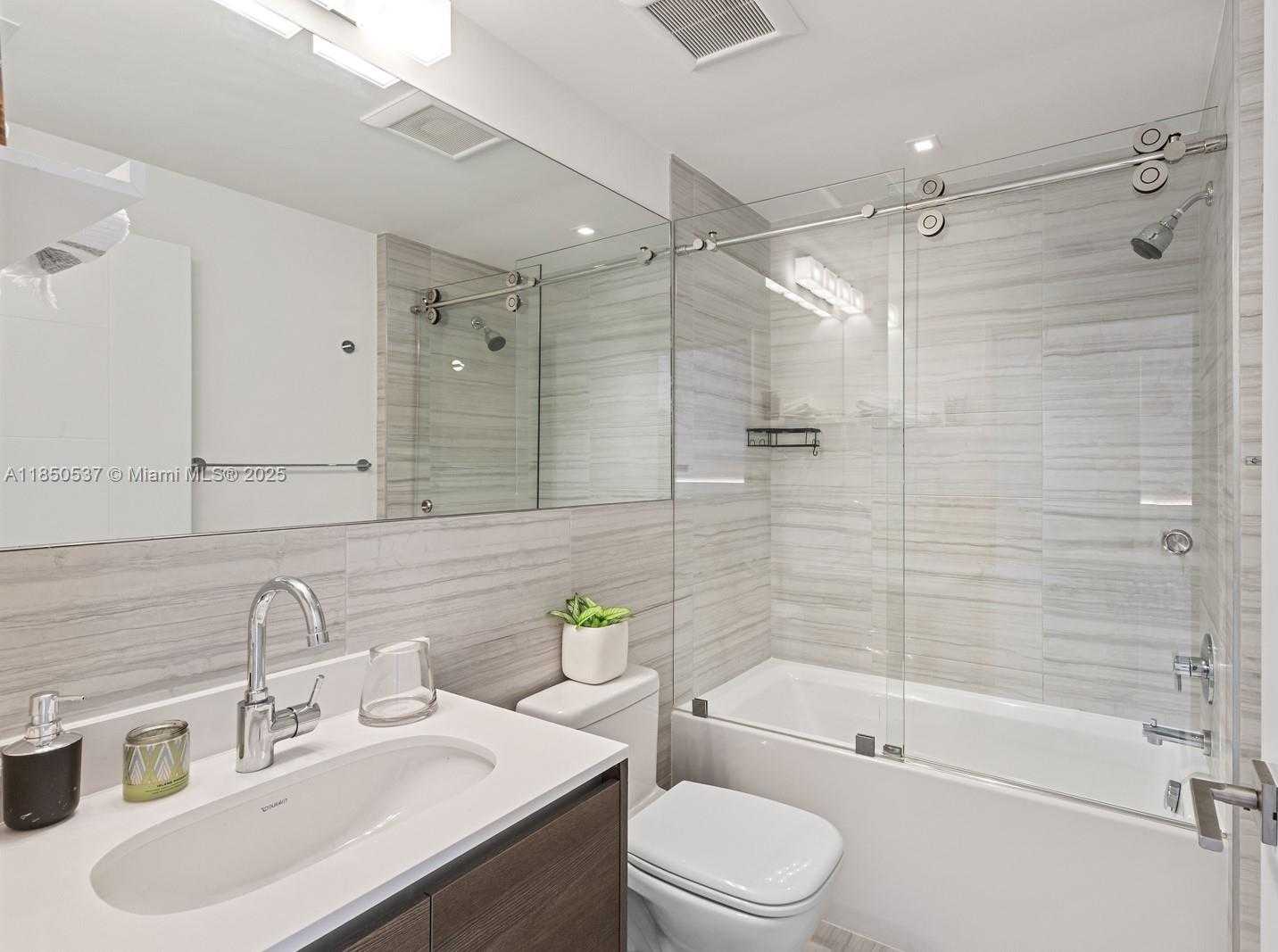 Small Image of 301 ALTARA AVE #817, Coral Gables Number 20