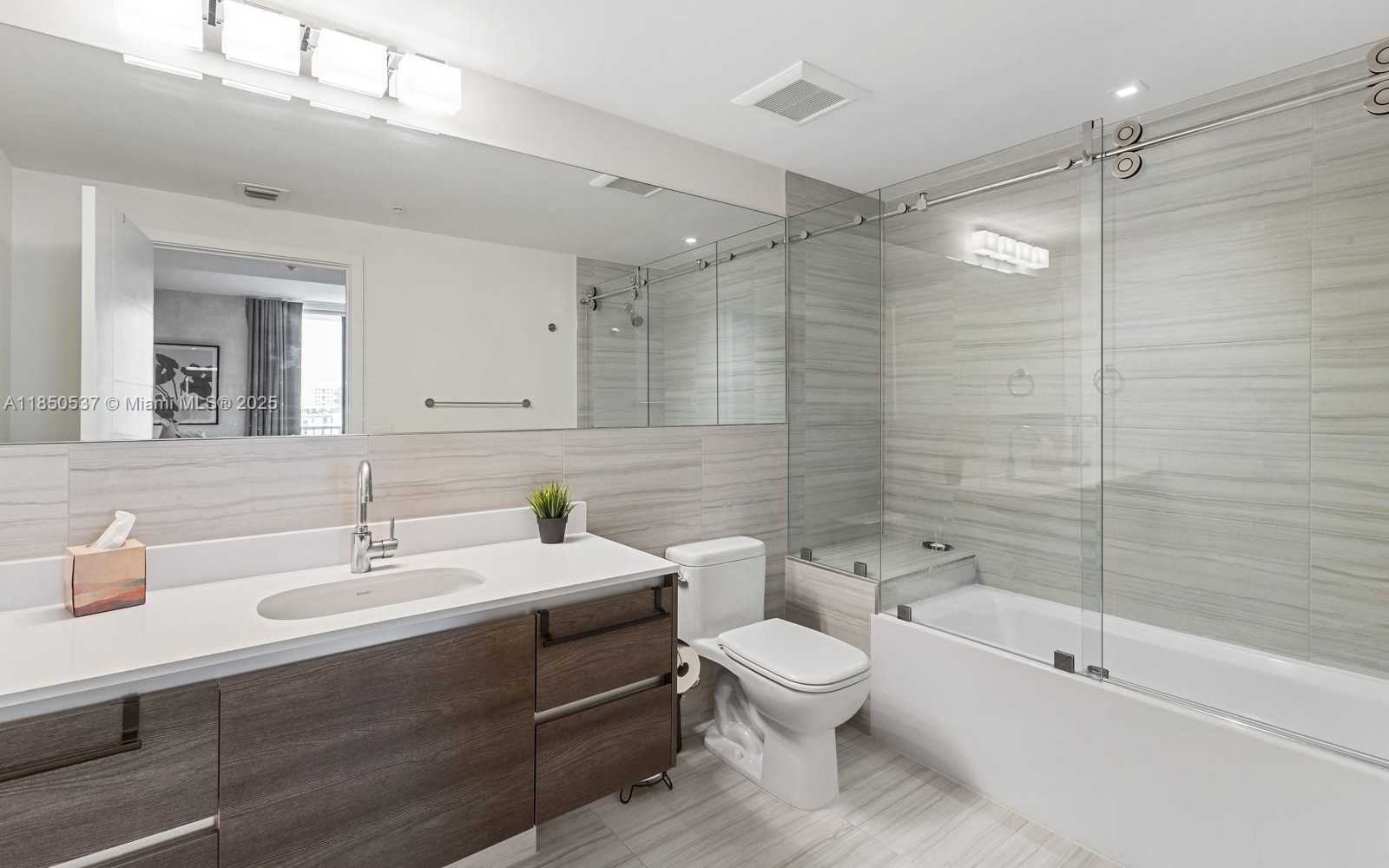 Small Image of 301 ALTARA AVE #817, Coral Gables Number 23