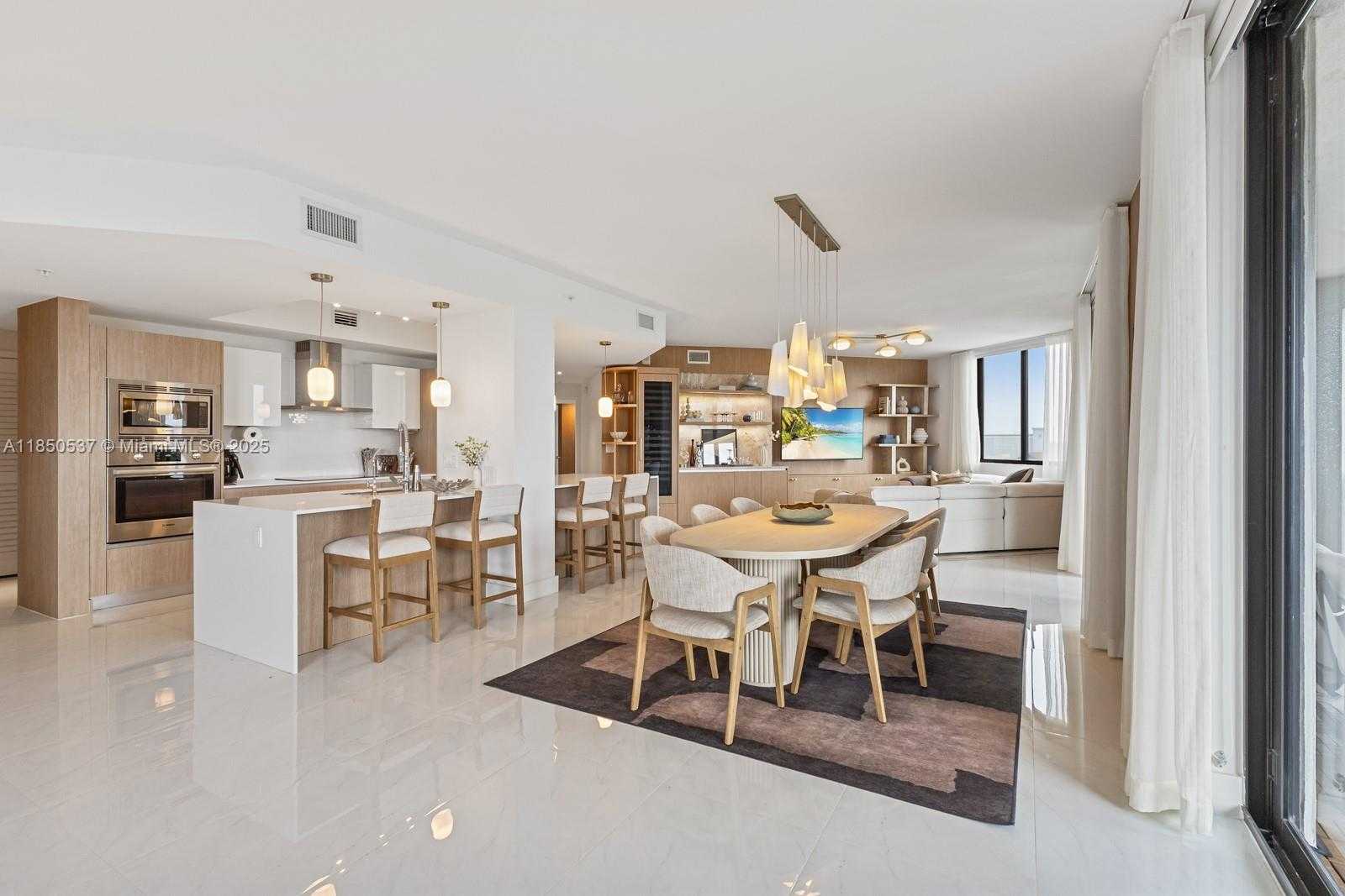 Small Image of 301 ALTARA AVE #817, Coral Gables Number 7