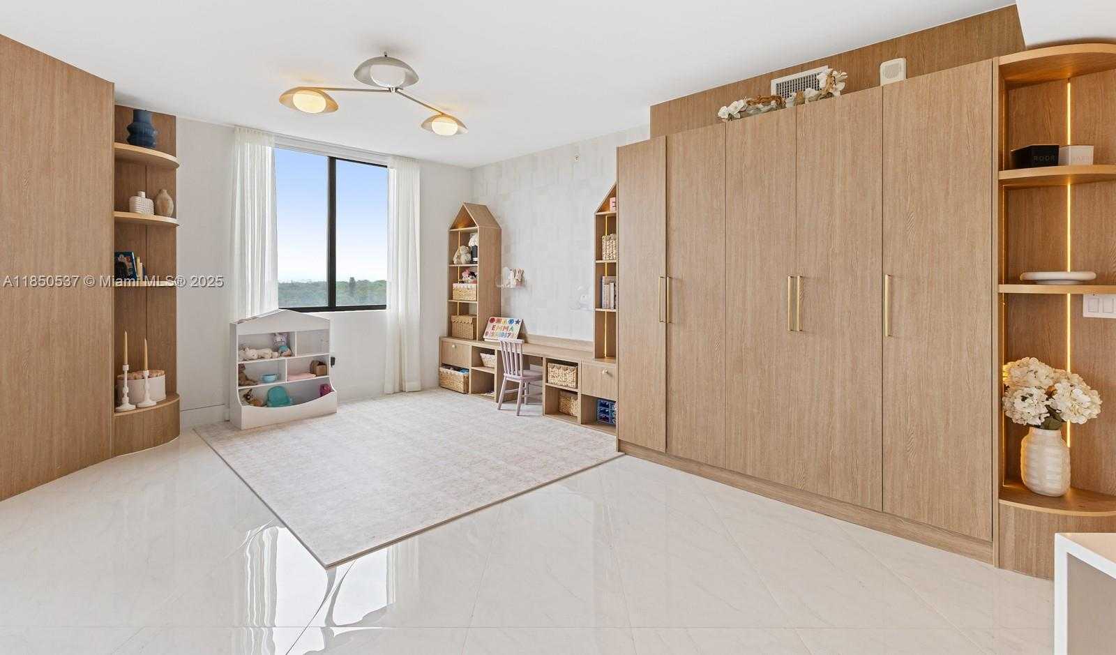 Small Image of 301 ALTARA AVE #817, Coral Gables Number 8