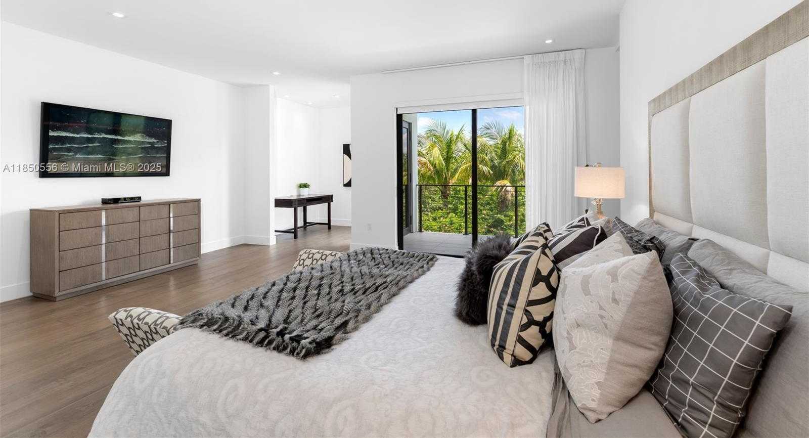 Small Image of 16703 SOUTH BOTANIKO DR S, Weston Number 26