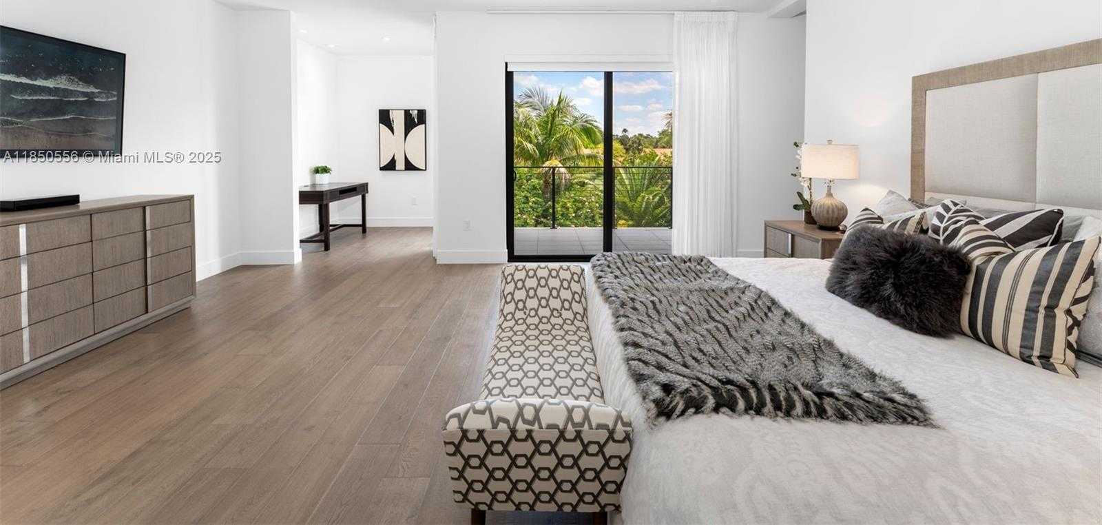 Small Image of 16703 SOUTH BOTANIKO DR S, Weston Number 27