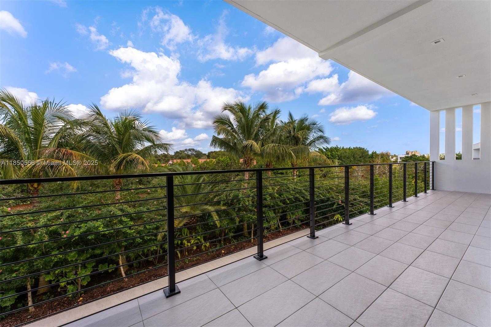 Small Image of 16703 SOUTH BOTANIKO DR S, Weston Number 34