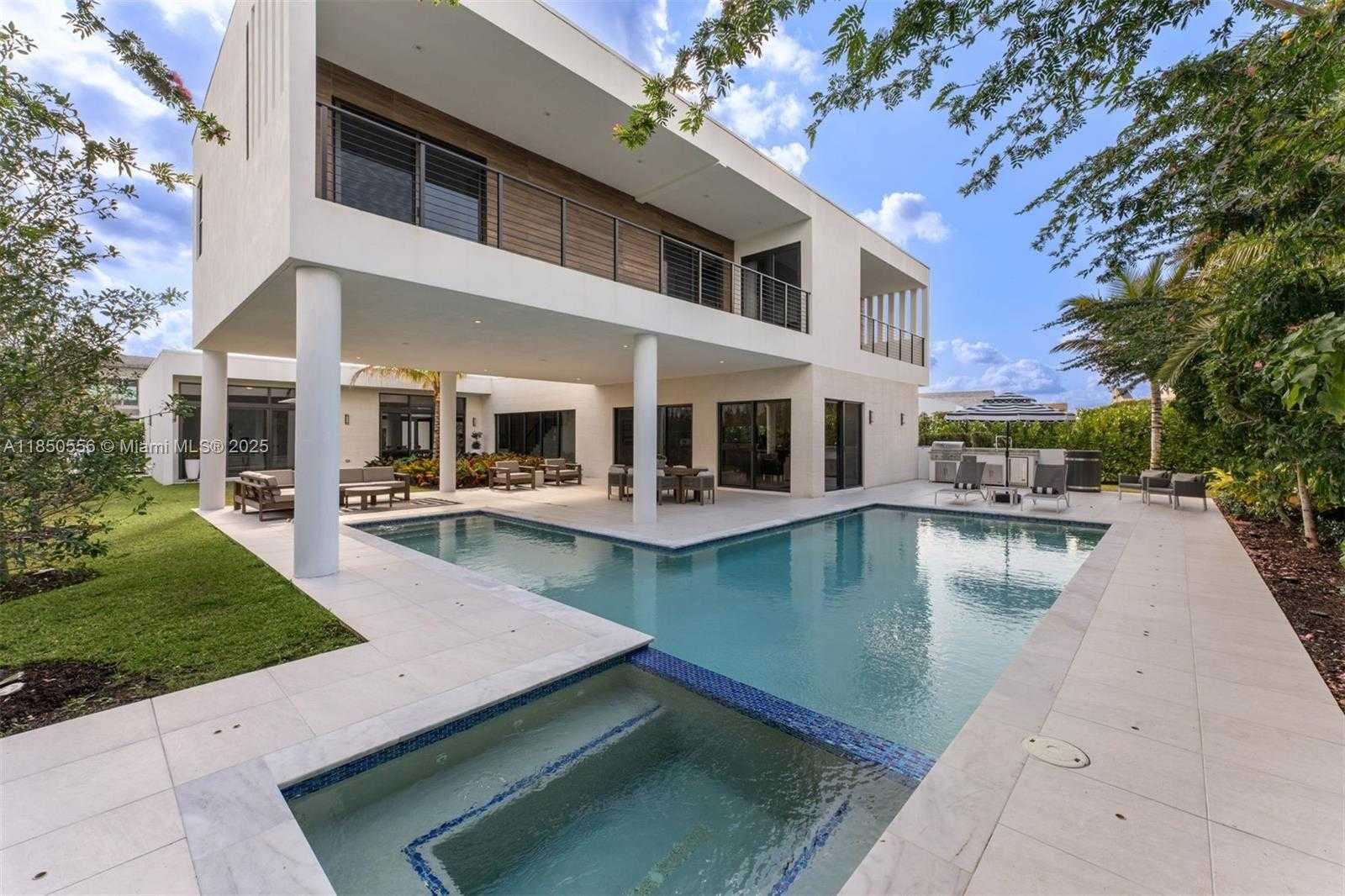 Small Image of 16703 SOUTH BOTANIKO DR S, Weston Number 43