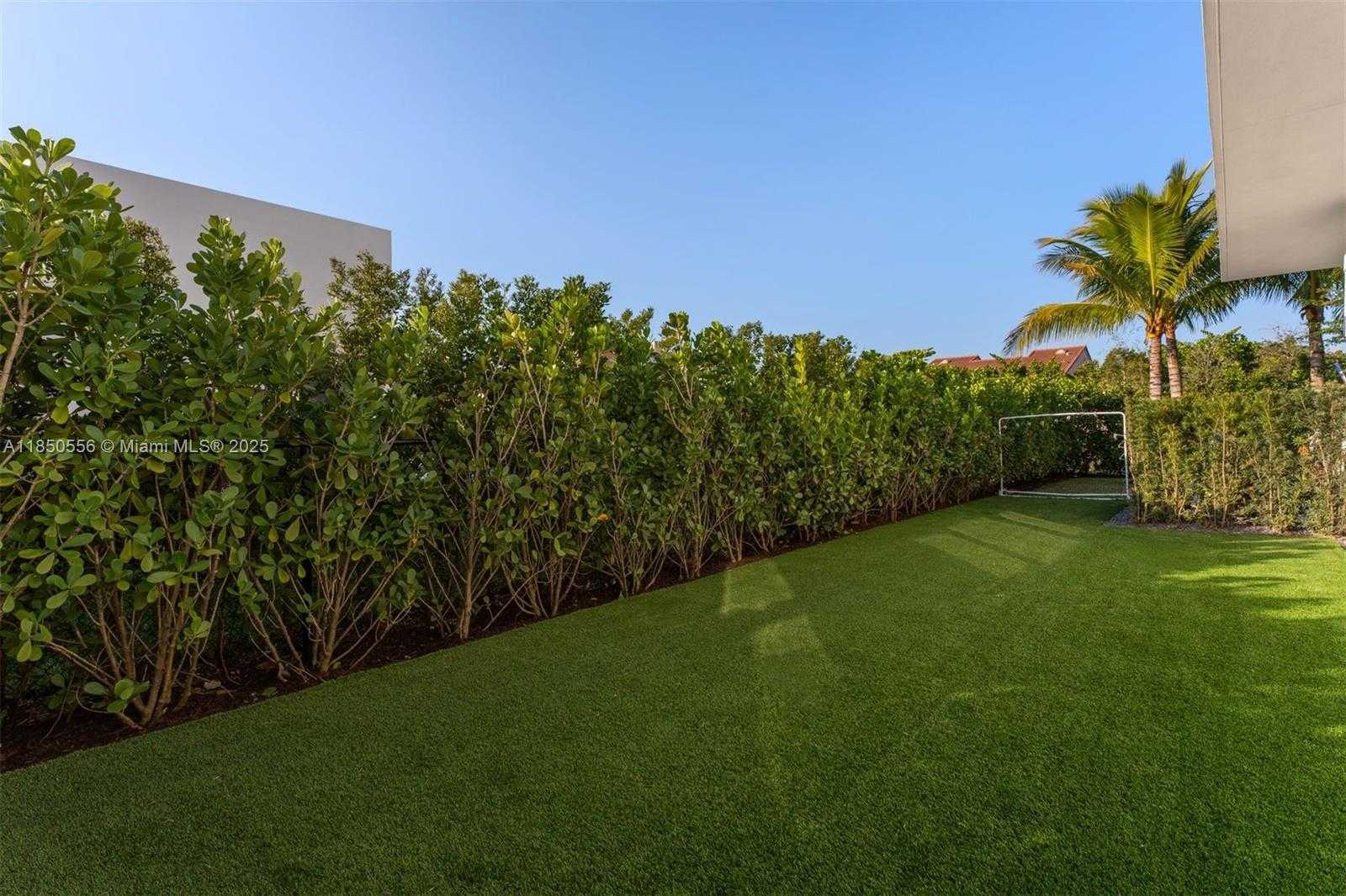 Small Image of 16703 SOUTH BOTANIKO DR S, Weston Number 46