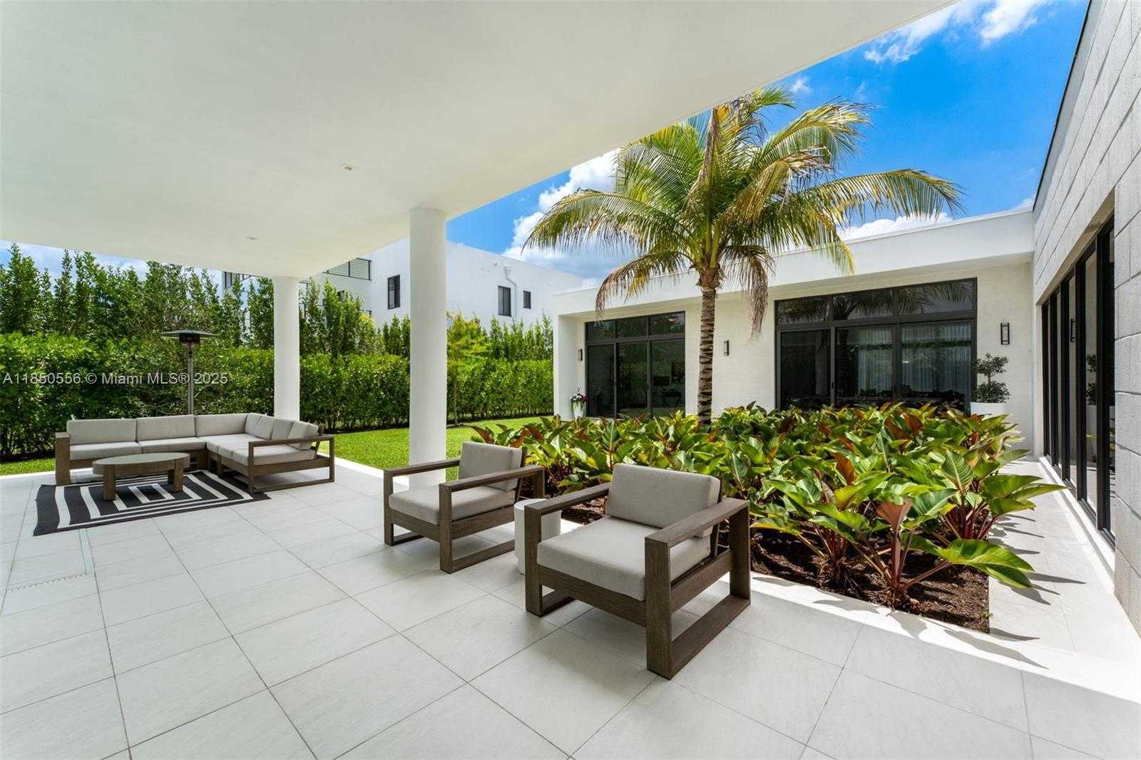 Small Image of 16703 SOUTH BOTANIKO DR S, Weston Number 49