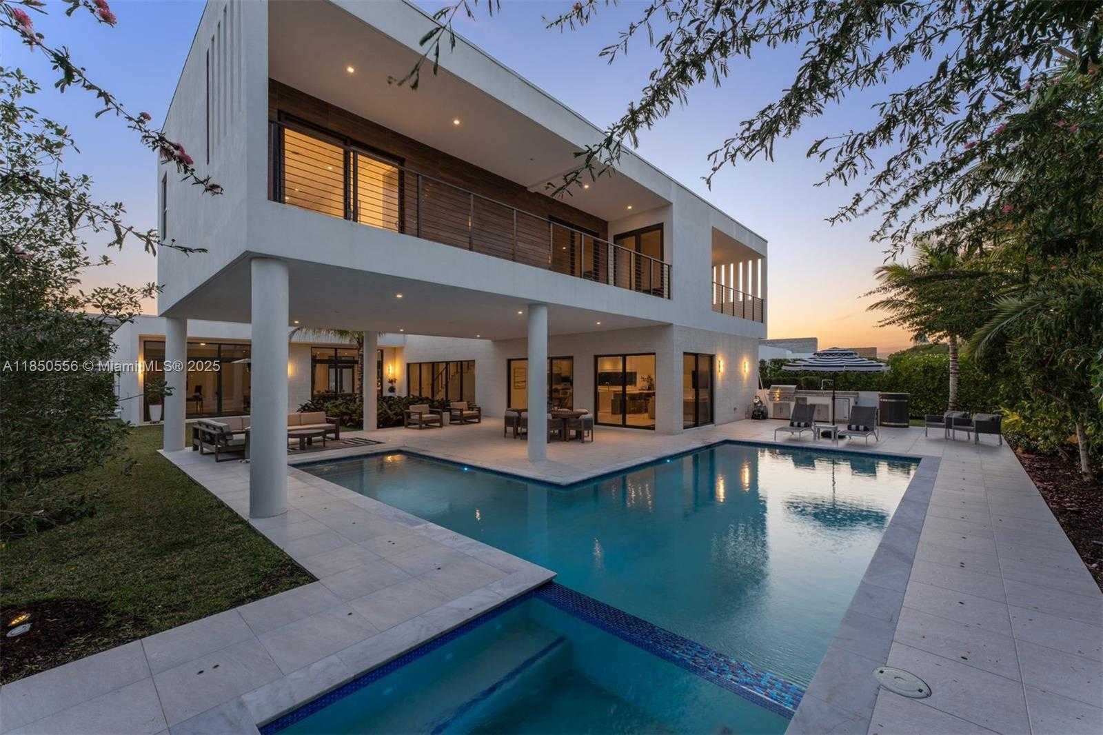 Small Image of 16703 SOUTH BOTANIKO DR S, Weston Number 52