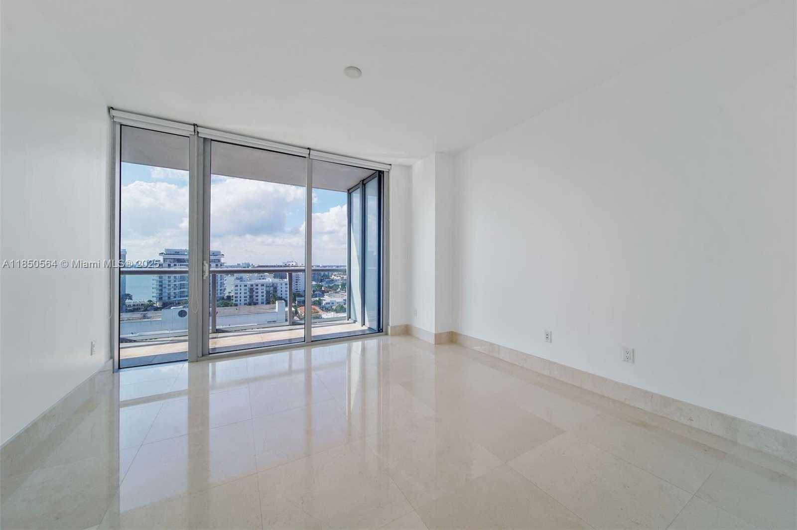 Small Image of 6799 COLLINS AVE #1101, Miami Beach Number 10