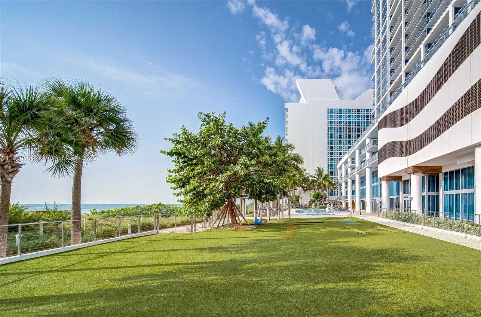 Small Image of 6799 COLLINS AVE #1101, Miami Beach Number 17