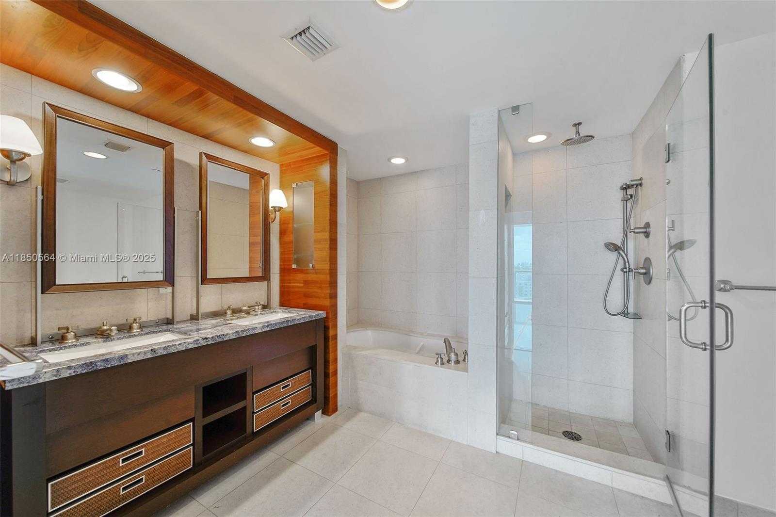 Small Image of 6799 COLLINS AVE #1101, Miami Beach Number 8