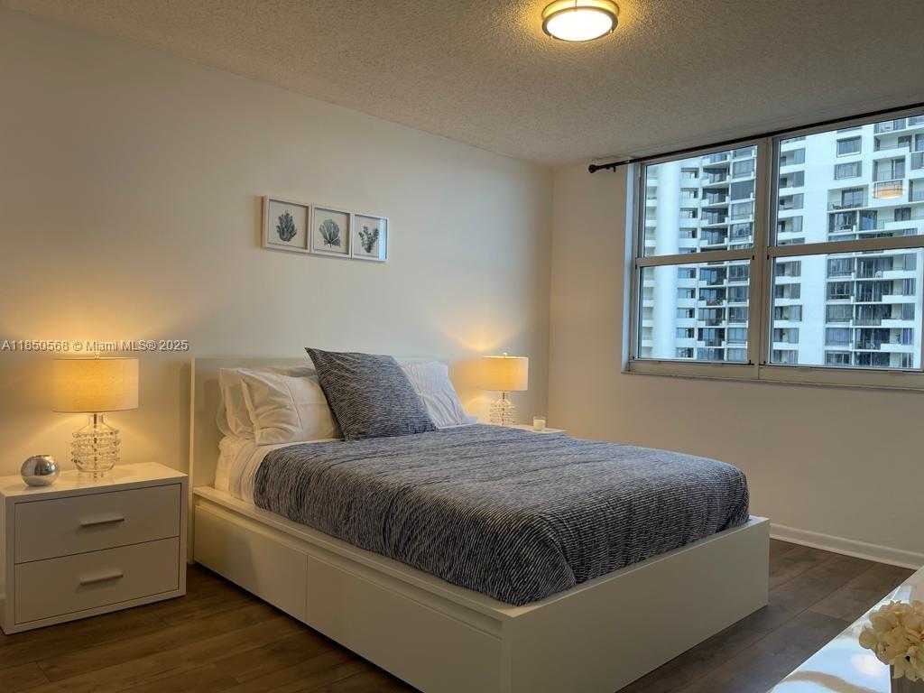 Small Image of 770 NORTH EAST CLAUGHTON ISLAND DR #1013, Miami Number 16