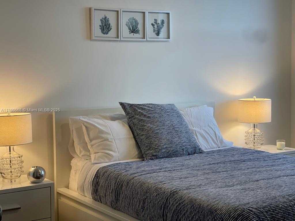 Small Image of 770 NORTH EAST CLAUGHTON ISLAND DR #1013, Miami Number 17