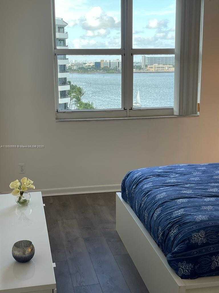 Small Image of 770 NORTH EAST CLAUGHTON ISLAND DR #1013, Miami Number 24